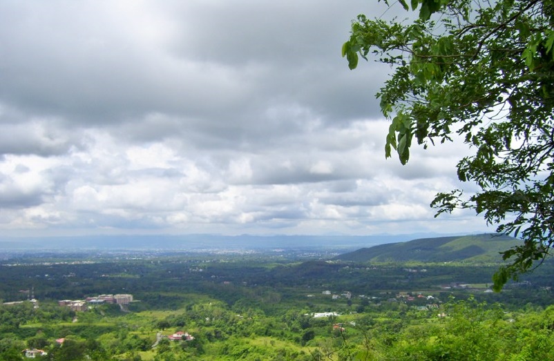 A_cloudy_view_of_dehradun